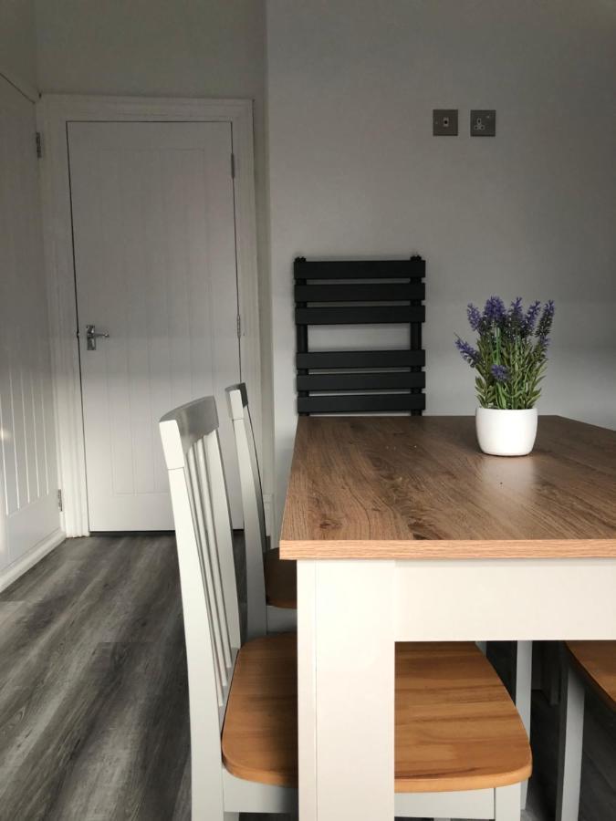 Entire Spacious 4 Bedroom Apartment In Bournemouth Kültér fotó