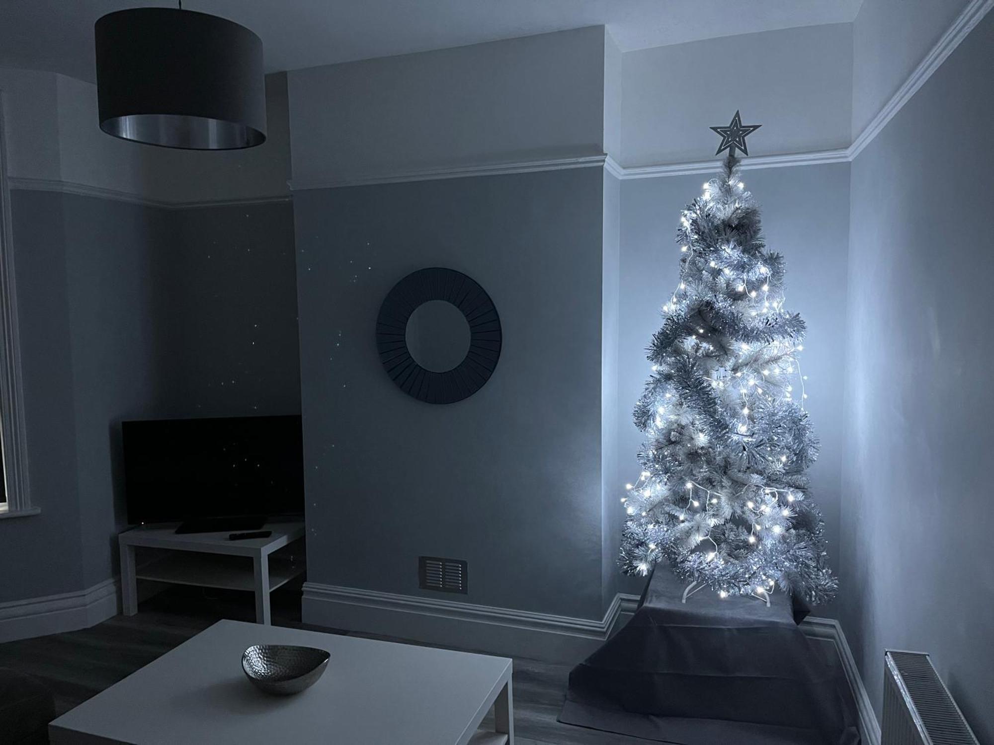 Entire Spacious 4 Bedroom Apartment In Bournemouth Kültér fotó